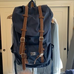 HERSHEL navy backpack